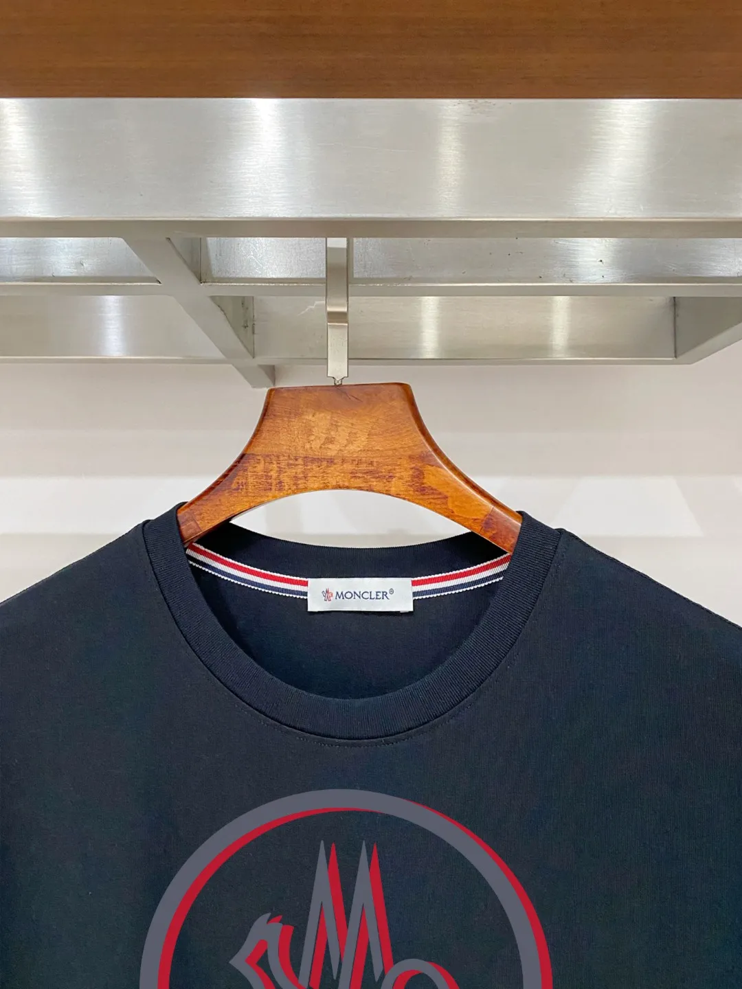 Moncler T 26s New Arrival Supima 210 ， ， + ， ， ， ， ， Breathable， ！ ， ， ，Series ， 5 ， ， 100 ， 1% . Versatile， 。 Breathable， ：White// /Light Green /Khaki / /Black Sizes：M-3XL Size ：178-130 L